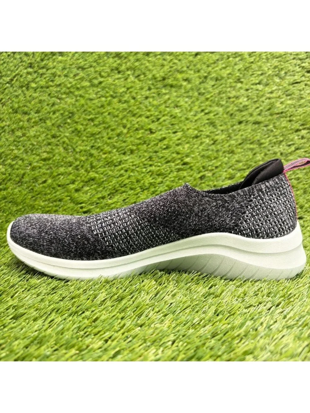 Skechers Ultra Flex 2.0 Womens Size 9 Black Athletic Slip On Shoes Sneakers